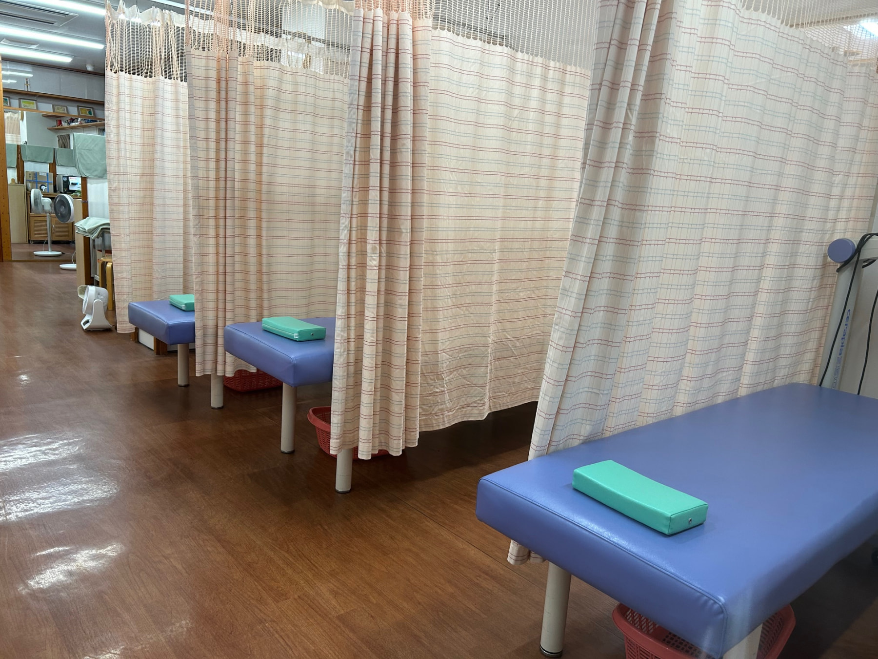 最後に施術を安定させるためにベッドで休んで頂きます。